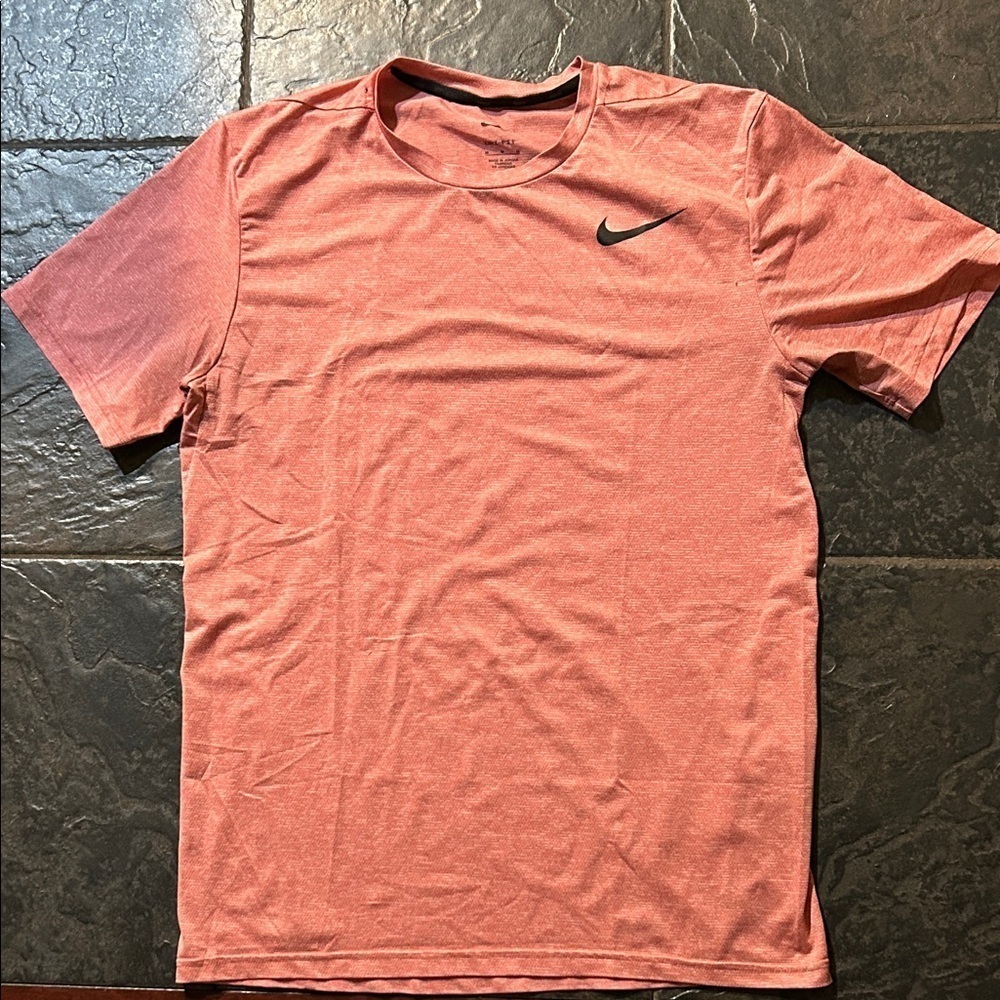 Nike Men's Red Short Sleeve Tee dri-fit